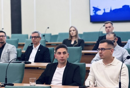 Click to zoom the picture.